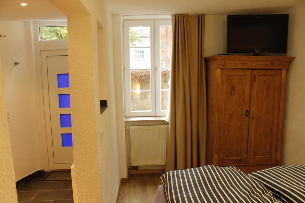 Fe Wo Am Alten Rathaus Andernach Rom bilde